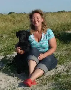 Logo Hund um Heike Hundeschule