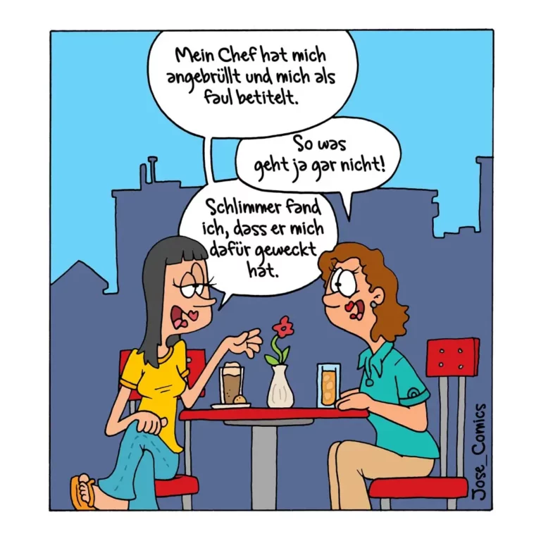 Zwei Frauen sitzen sich an einem Tisch gegenüber. Die linke Frau in gelbem Shirt erzählt gestikulierend, die rechte in türkisem Shirt hört zu.