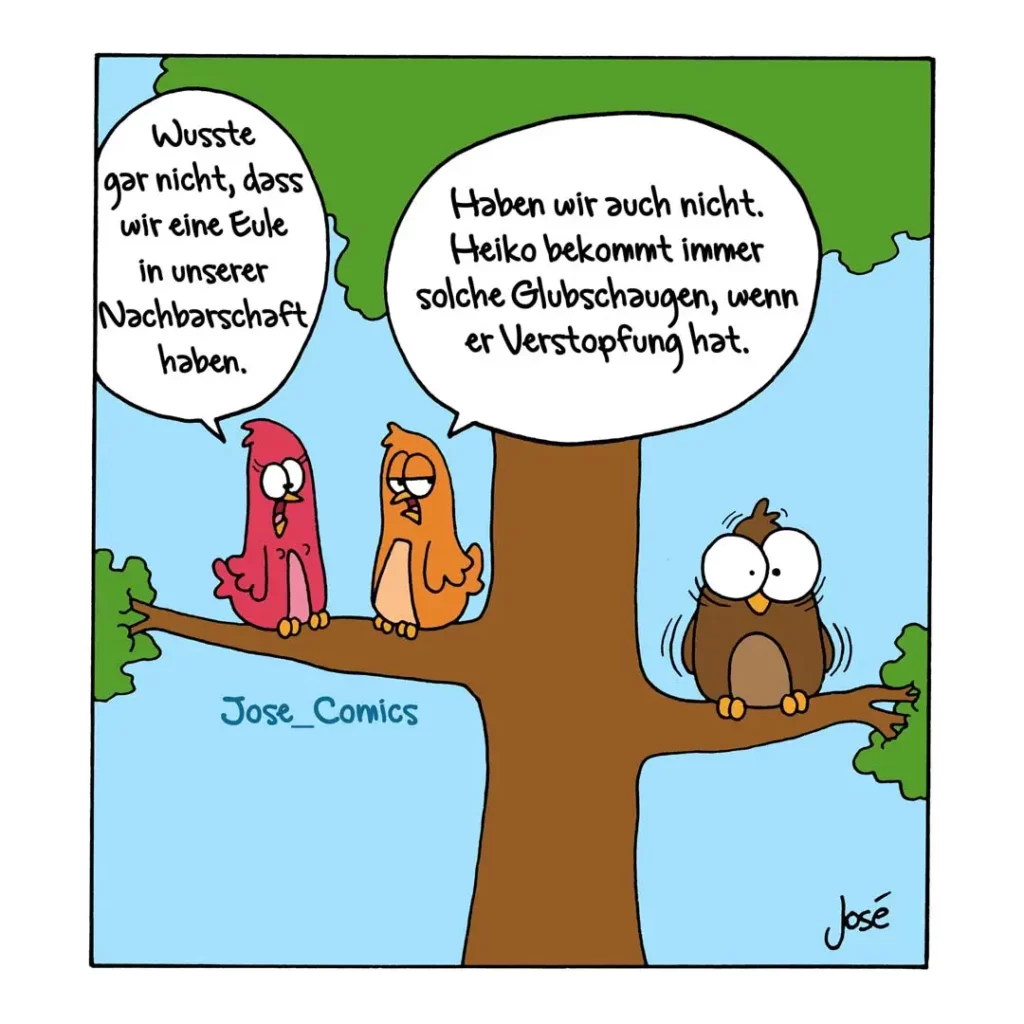 Zwei bunte Vögel sitzen auf einem Ast, rechts sitzt eine braune Eule. Die Vögel sprechen mit der Eule.