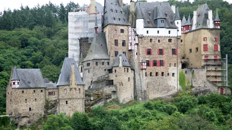Rheinland-Pfalz: Wein, Wandern und Wohlgefühl für dich und deinen Hund - 00 4244 Burg Eltz in Rheinland Pfalz 28Wierschen29
