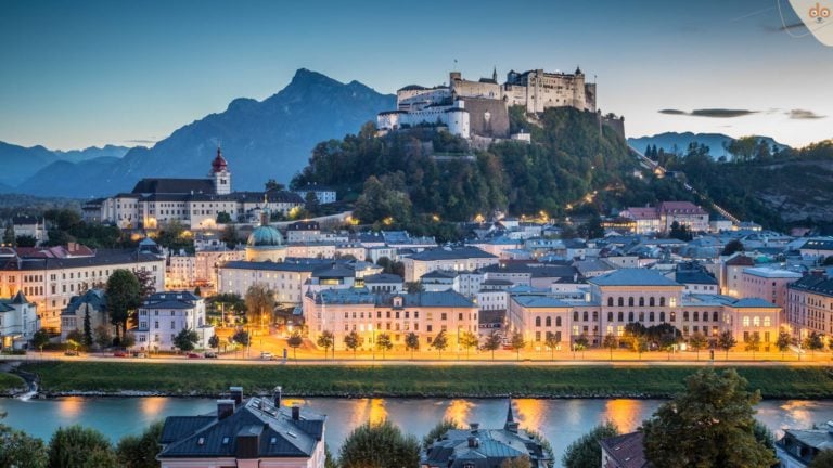 aldstadt-salzburg-abend-hohensalzburg