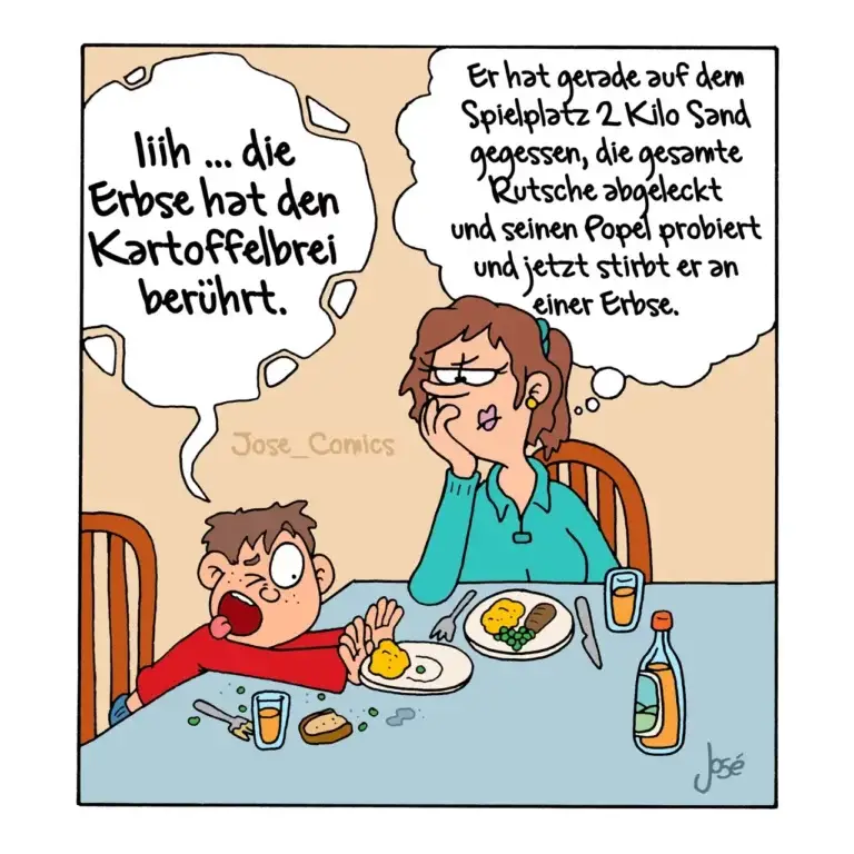 Mutter sitzt am Tisch gegenüber von Kind, das mit vollem Mund in einen Apfel beisst; Mutter erklärt gestikulierend etwas über Sand und Kartoffelbrei