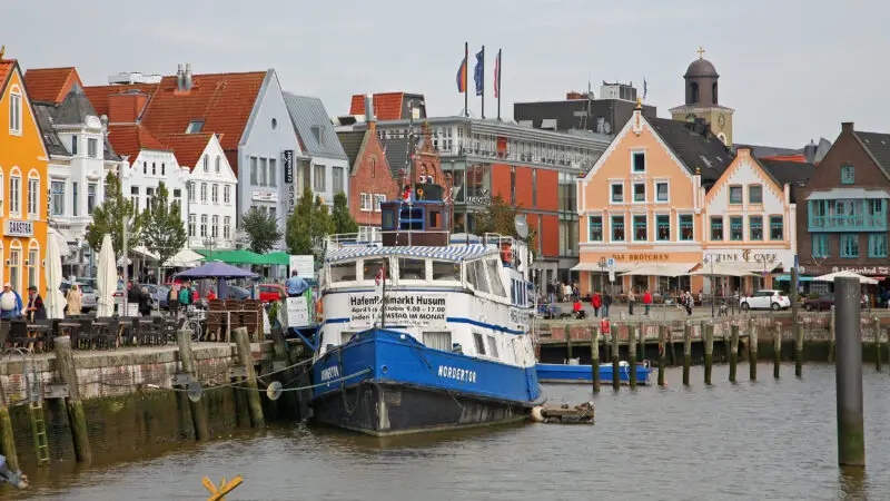Von der Nordsee bis zur Ostsee: Eine Reise durch die hundefreundlichsten Städte in Schleswig-Holstein - 00 2586 Husum 28Schleswig Holstein29 Binnenhafen