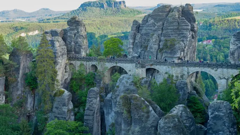 Bastei: Felsbrücke in der Sächsischen Schweiz - bastei saechsische schweiz