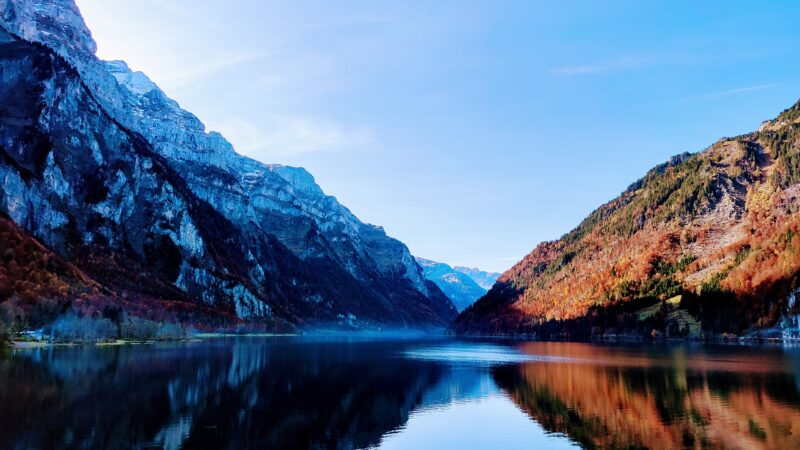 Klöntalersee: Uferrunde im Glarnerland