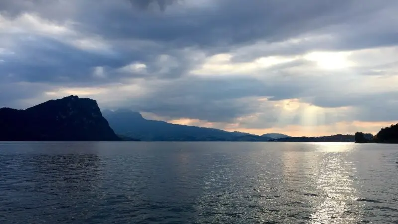 Waldstätterweg: Vitznau nach Weggis am Vierwaldstättersee - vierwaldstaettersee vitznau weggis