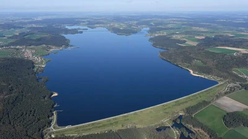 Uferweg am Großen Brombachsee mit Hund: Fränkisches Seenland - brombachsee uferweg fraenkisches seenland