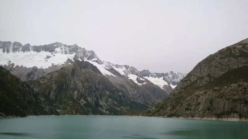 Göscheneralpsee: Rundweg am Stausee in den Urner Alpen - goescheneralpsee rundweg