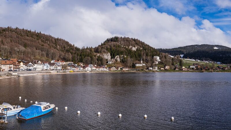 Lac de Joux: flacher Uferweg im Vallée de Joux
