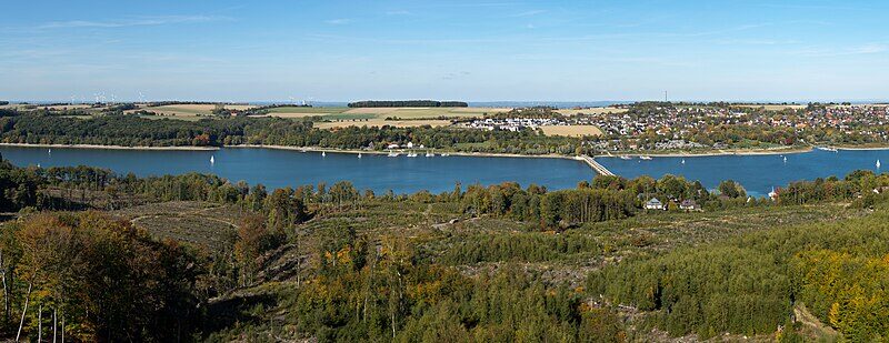 Möhnesee-Uferweg: Naturpromenade am Hevearm