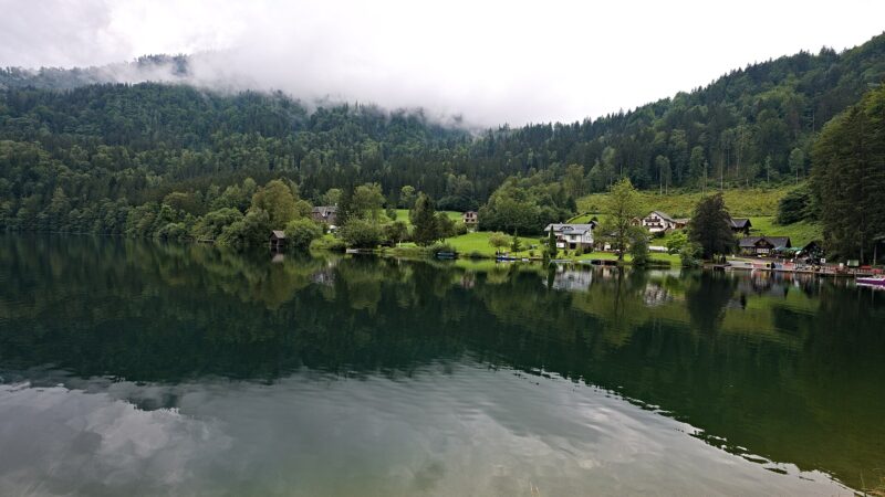 Lunzer See: Mit Hund um Niederösterreichs einzigen Natursee