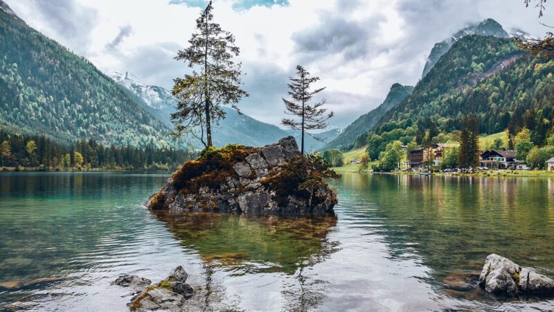 Hintersee und Zauberwald: Bergsee bei Ramsau