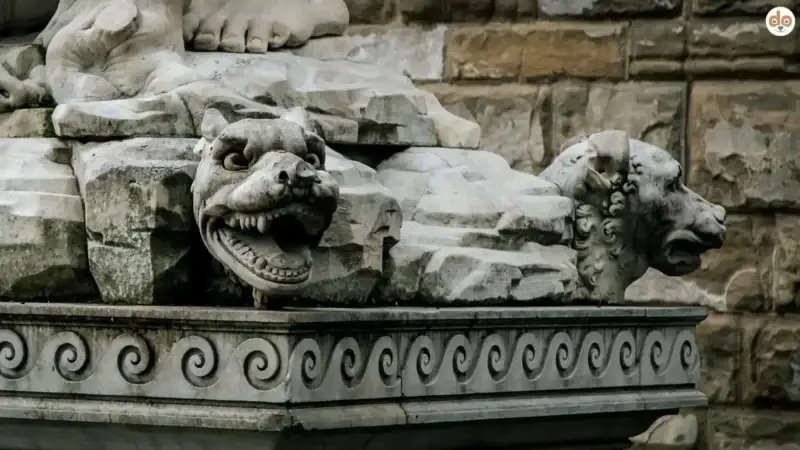 Warum ein Hund am Sockel des Neptunbrunnens wacht