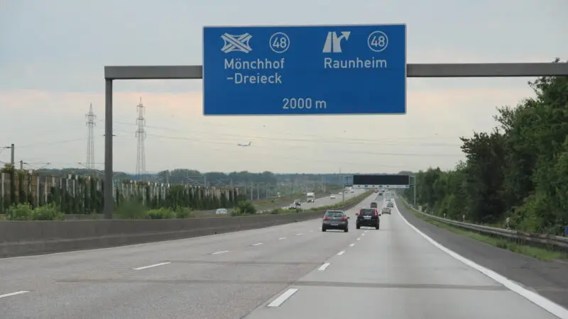 Hochheimer Mainwiesen - Ausfahrt Raunheim by Niederkasseler panoramio