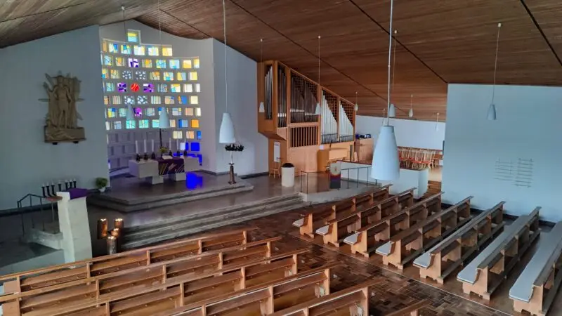 Studentenwald Bayreuth - Bayreuth2C Auferstehungskirche 280329
