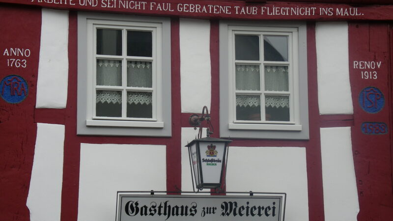 Eggeweg / Alter Postweg (Brakel – Bad Driburg) - Brakel2C Sinnspruch der Meyerei Am Thy panoramio
