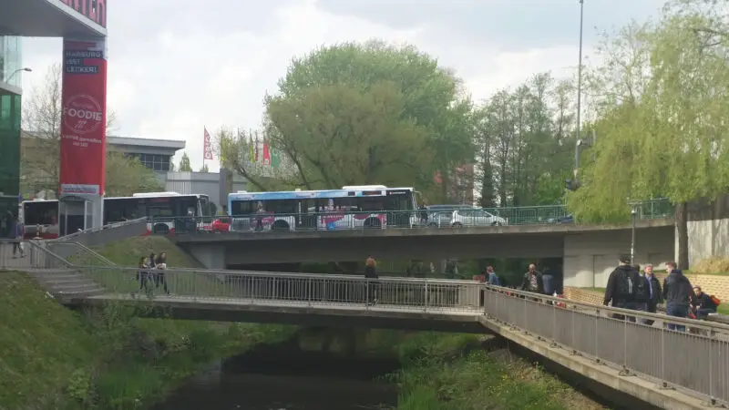 Heimfelder Holz-Meyers Park (Hundeauslauffläche) - Bruecke Moorstrasse