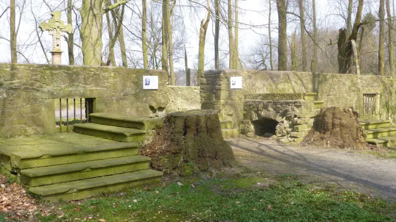 Wanderwege Wiehengebirge Lübbecke (A1) - Die Ruine von Gut Caldenhof von Westen