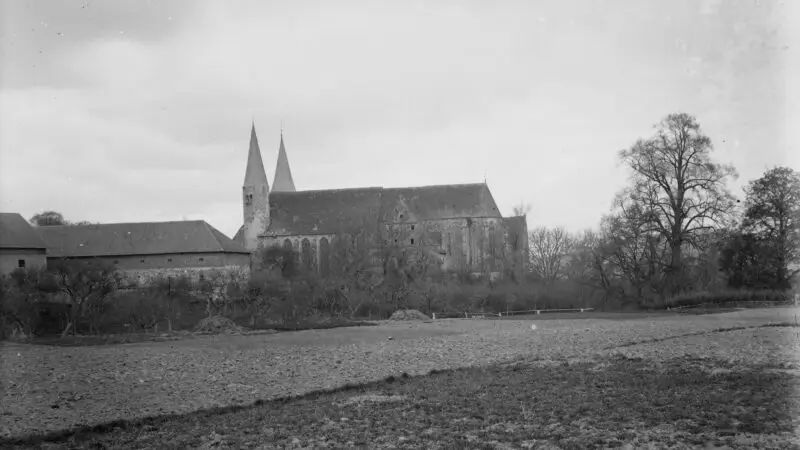 Wanderrunde am Kloster Möllenbeck / Walterbachtal - Ehemaliges Kanonissenstift Sankt Petrus Rinteln fm811819