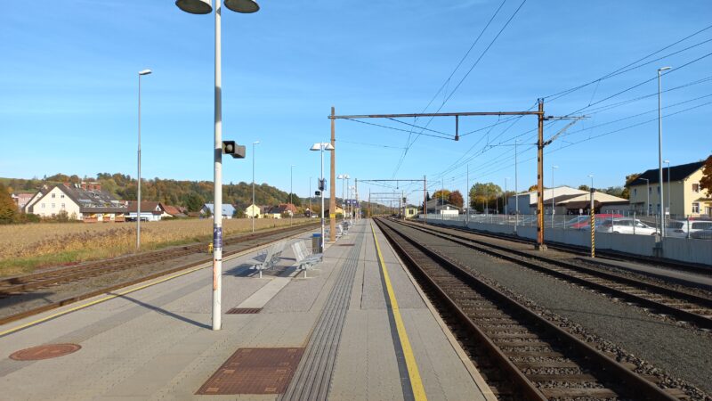 Bahnwanderweg Feldbach–Bad Gleichenberg - Feldbach railway main station view to Bad Gleichenberg 01ASD