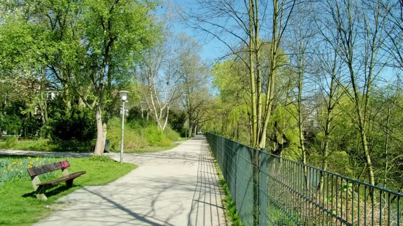 Grünzug Dulsberg - GrC3BCnzug AdlerstraC39Fe Dulsberg