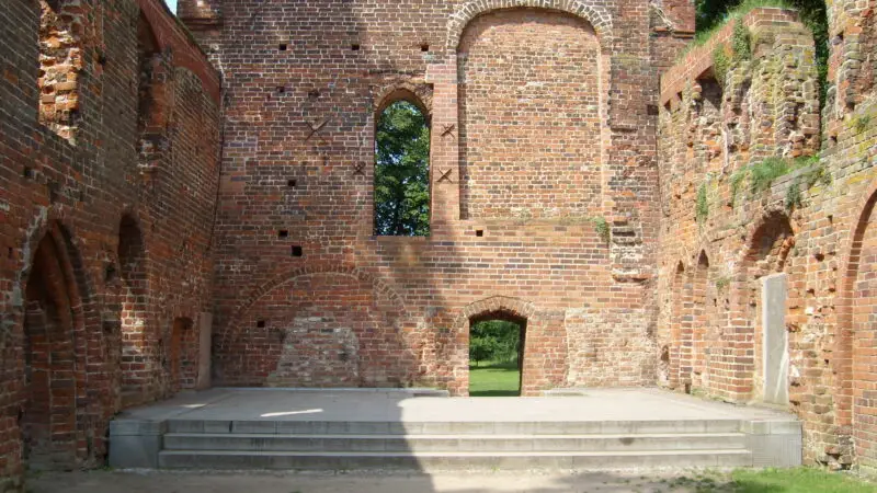 Klosterruine Eldena & Naturschutzgebiet Eldena - Greifswald Klosterruine Eldena July 2007 SL270143