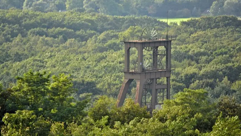 Halde Norddeutschland - Halde Norddeutschland2C Friedrich Heinrich III FC3B6rderturm2C Bergwerk West
