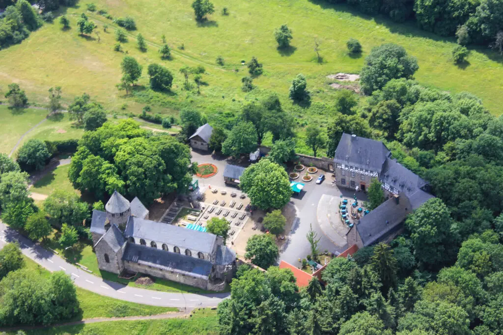 Kloster Schiffenberg (Wanderwege & Waldgebiet)