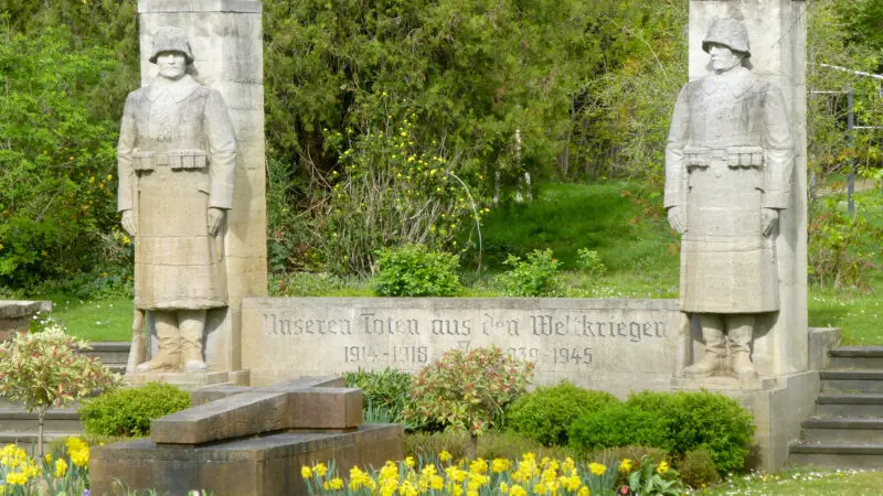 Stadtpark und Stadtwald Lampertheim - Lampertheim2C Weltkriegsehrenmal Stadtpark