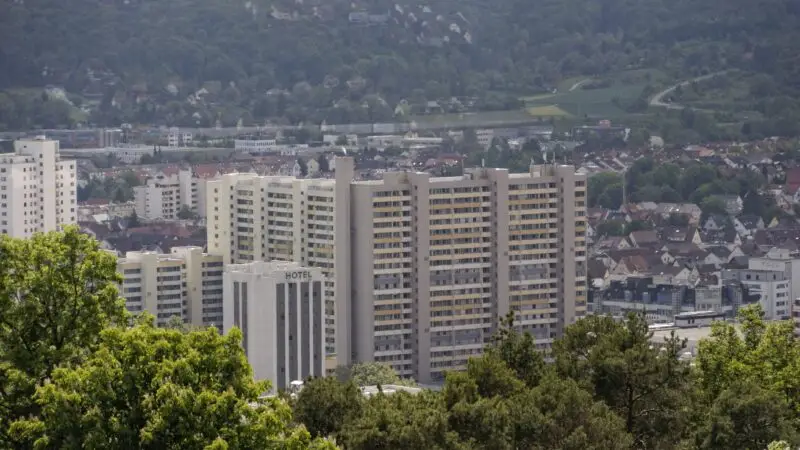 Engelberg / Gerlinger Heide (Naturschutzgebiet) - Leonberg 2019 Ausblick vom Engelbergturm by RaBoe 52