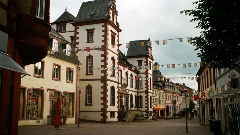 Litermont bei Saarhölzbach - Merzig2C the old town hall and the PoststraC39Fe