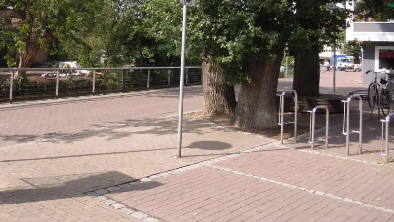 Stadtpark am Vechtesee (Seepark Nordhorn) - Motorradparkplatz Nordhorn NeuenhauserstraC39Fe