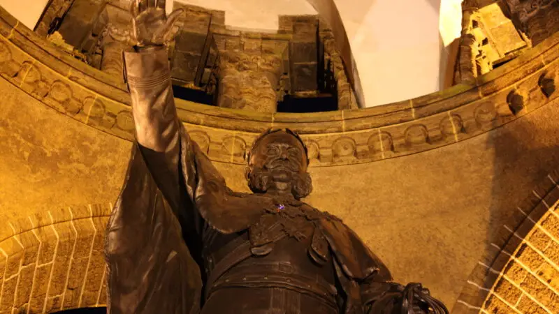 A4 Kaiser-Wilhelm-Weg / Wiehengebirge Porta Westfalica - Porta Westfalica Wilhelm beleuchtet