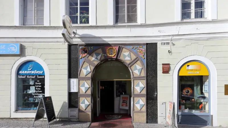 Hundewiese Ried im Innkreis (Försterstraße) - Ried im Innkreis Hauptplatz 112C Torbogen