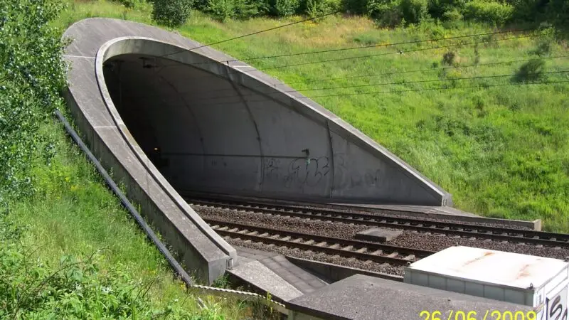 Hildesheimer Wald (inkl. Aussichtsturm & Wanderwege) - South entry to Escherbergtunnel panoramio