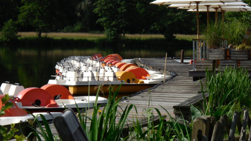 Pröbstingsee (Borken-Hoxfeld) - Tretboote am PrC3B6bstingsee Borken