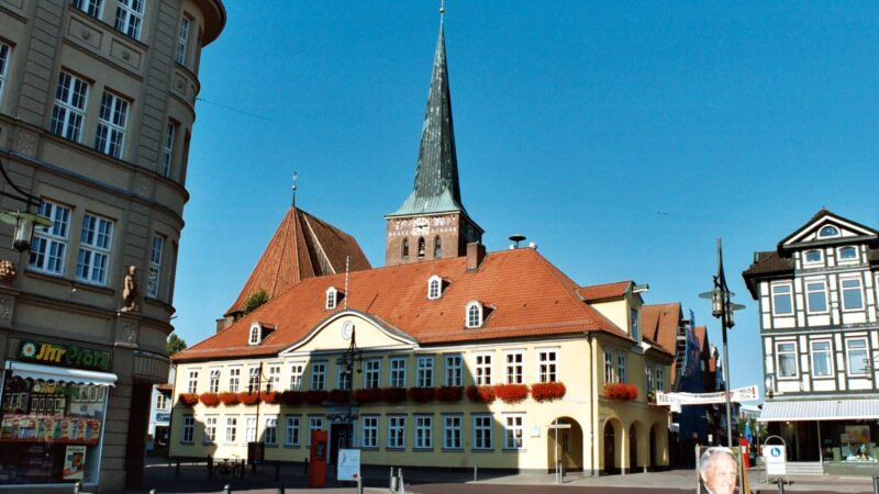 Ilmenau-Flusstal (Uferweg zwischen Uelzen und Lüneburg) - Uelzen2C the town hall