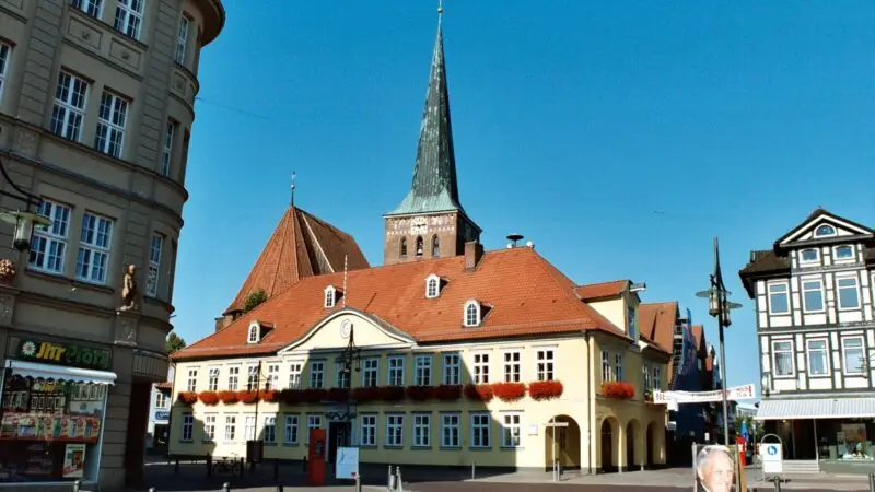 Ilmenau-Flusstal (Uferweg zwischen Uelzen und Lüneburg) - Uelzen2C the town hall
