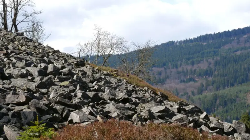 Weiße Mauer im Taunus - WeiC39Fe Mauer Taunus 12