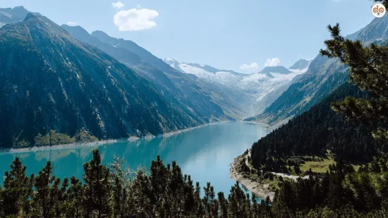 Panorma Aussicht über Schlegeis Stausee in Österreich, Wanderwege Österreich